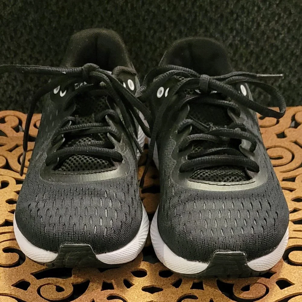 COPY - *SOLD*   VERY GOOD CONDITION Under Amour shoe - Picture 2 of 4